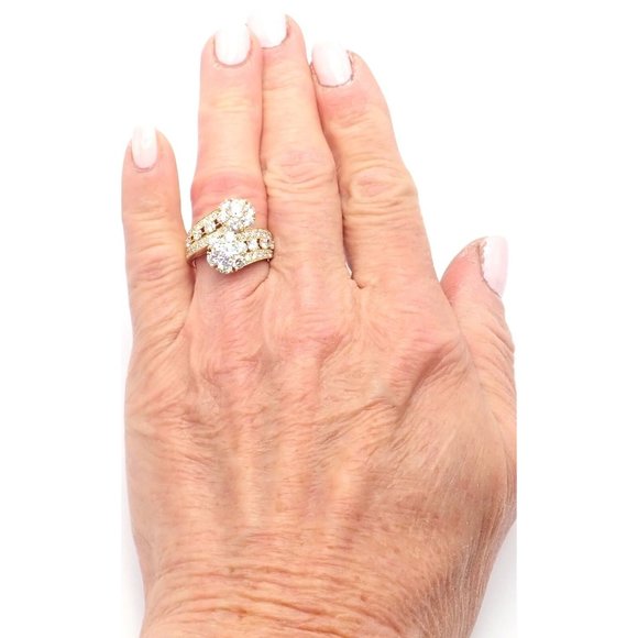 Authentic! Van Cleef & Arpels Snowflake 18k Yellow Gold Diamond Two Flower Ring - Picture 8 of 9